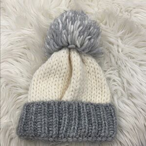 Gelso Bianco Wool Knot Pom Pom Beanie